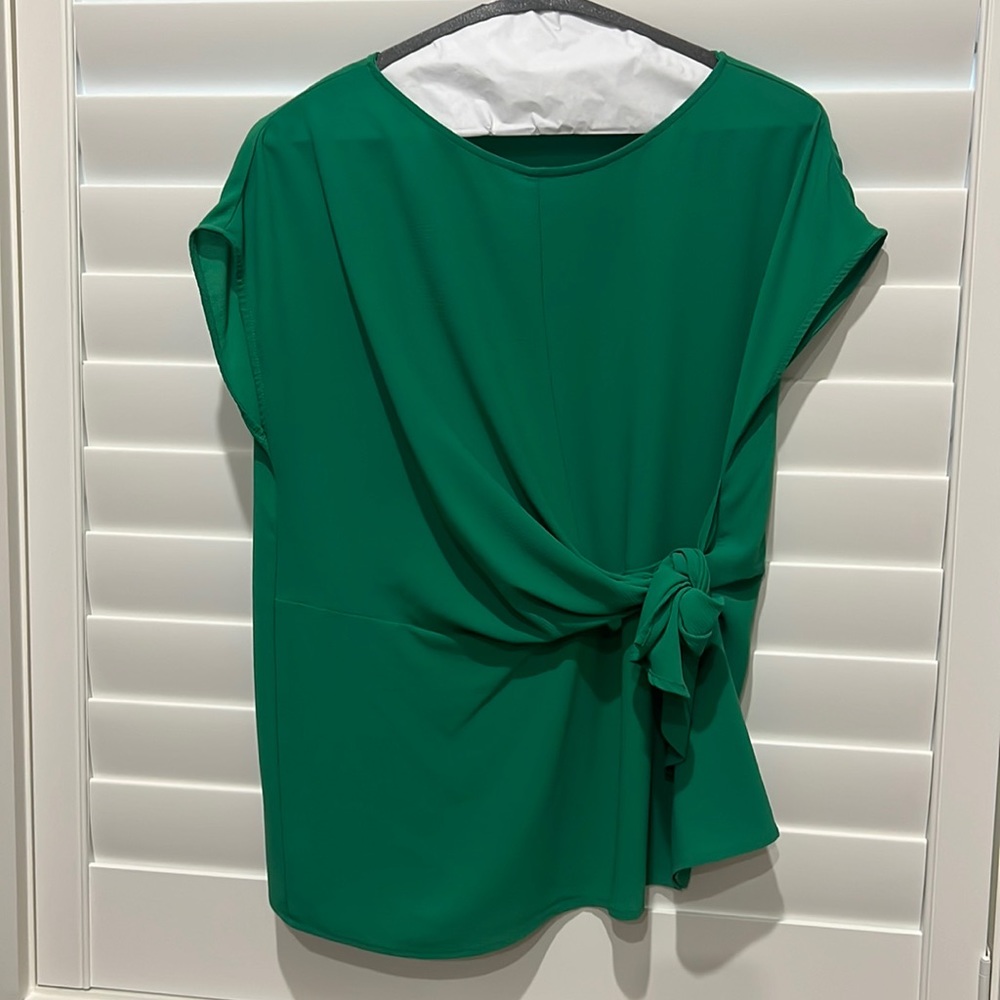 Green Gibson cap sleeve blouse with faux tie size medium